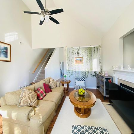 Spacious Room With Shared Bathroom Raleigh Exterior foto