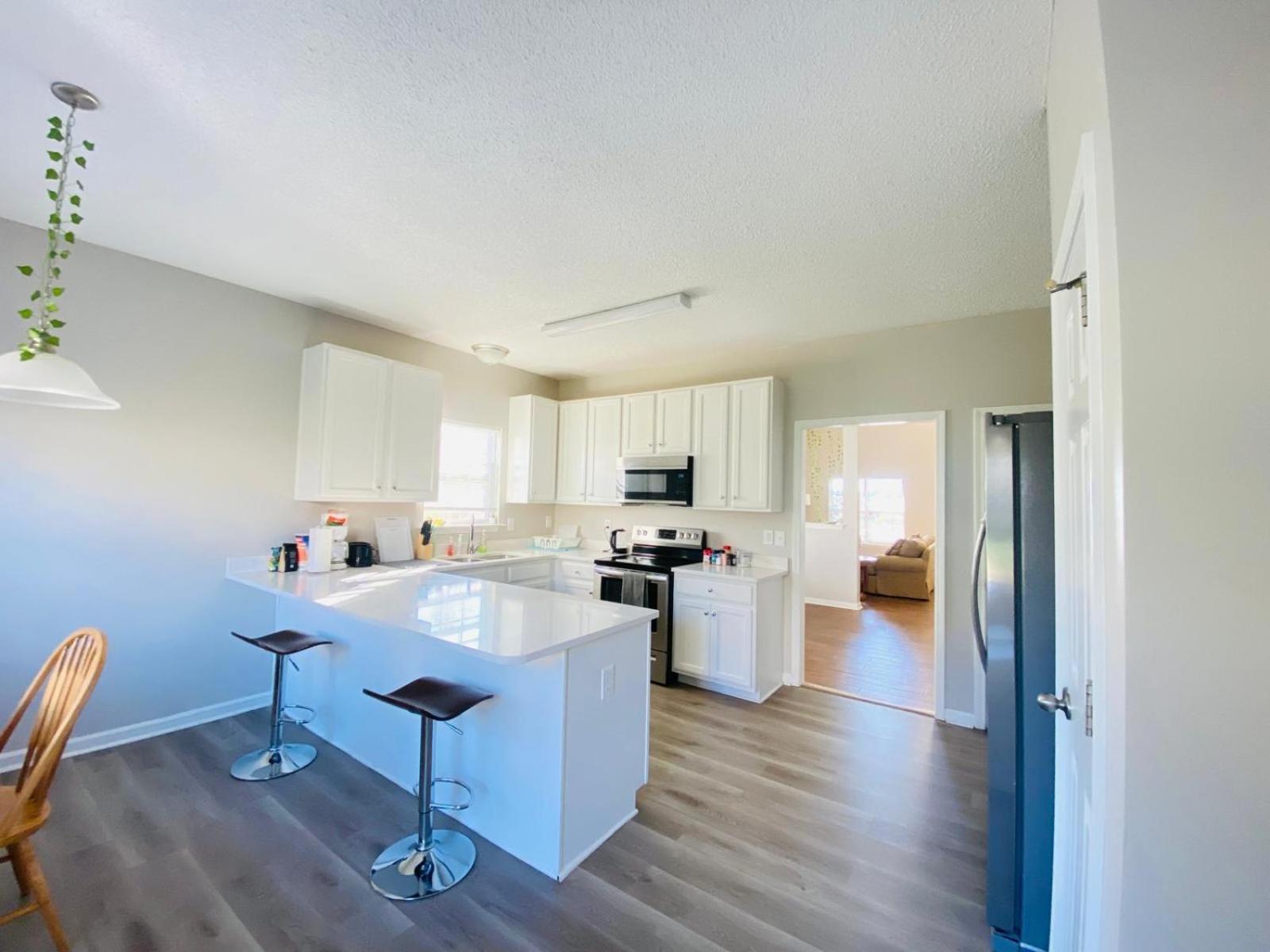 Spacious Room With Shared Bathroom Raleigh Exterior foto